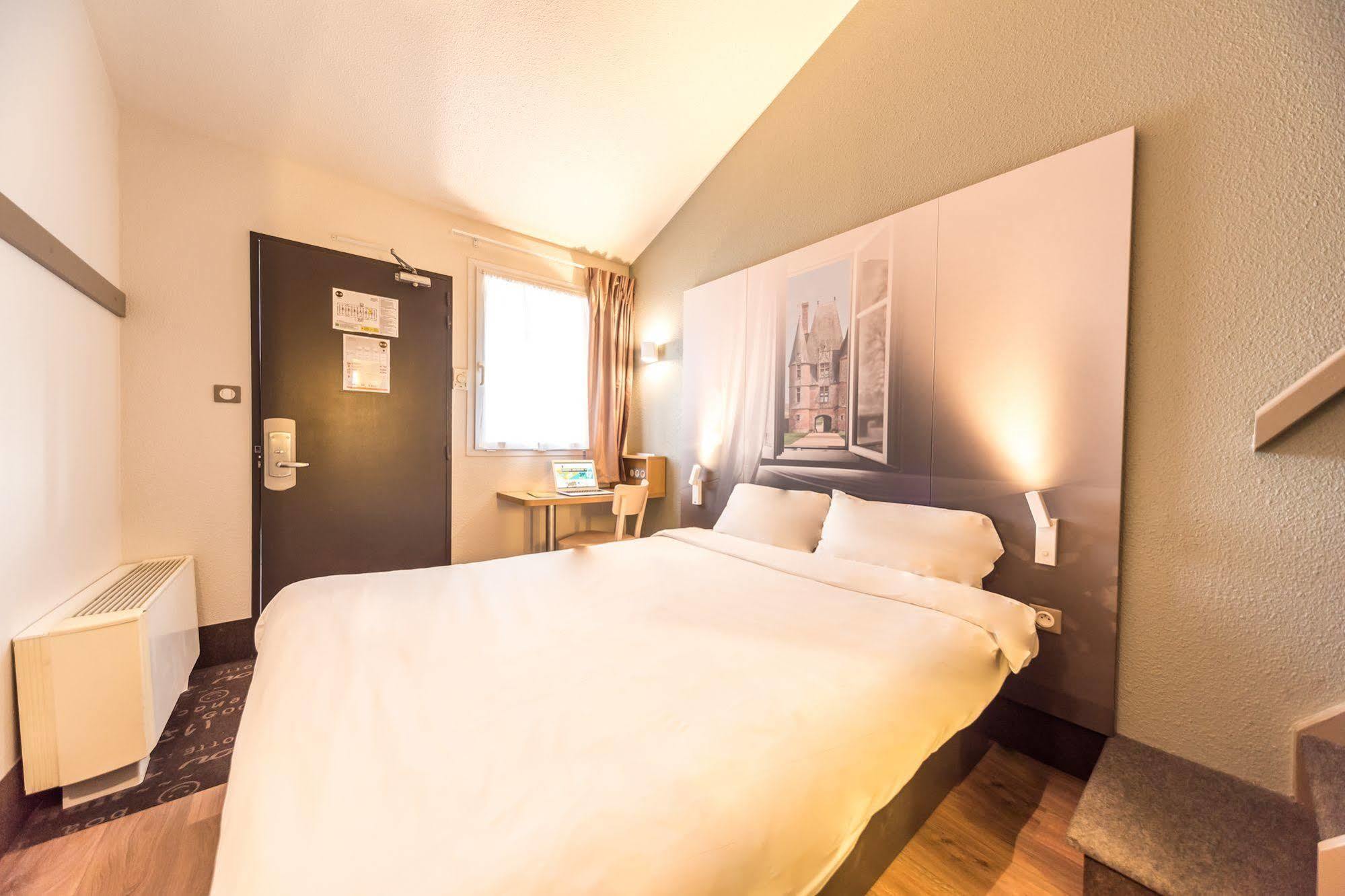 B&B Hotel Alencon Nord Buitenkant foto